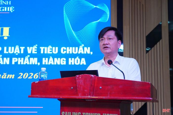 Ông Bùi Phong An - Phó Giám đốc Sở Khoa học và Công nghệ Hà Tĩnh phát biểu chỉ đạo tại hội nghị tập huấn.