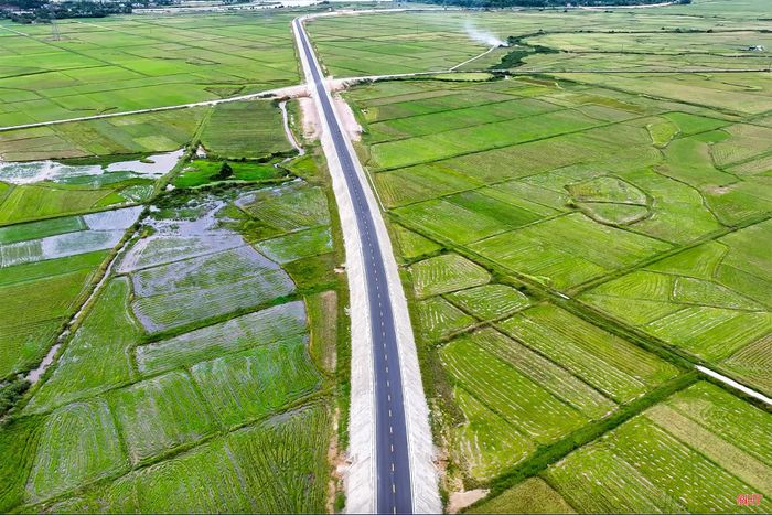 Dự án cải tạo, nâng cấp quốc lộ 8C đoạn từ quốc lộ 8 đến đường Hồ Chí Minh có chiều dài hơn 16,8km, thực hiện từ nguồn vốn ngân sách nhà nước. Dự án khởi công vào tháng 10/2023, do Sở Xây dựng Hà Tĩnh làm chủ đầu tư, Ban Quản lý dự án Đầu tư xây dựng công trình giao thông và phát triển đô thị tỉnh Hà Tĩnh quản lý dự án. Đến nay, tuyến đường đã thi công hoàn thành.