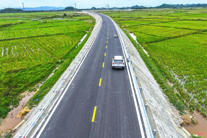 Diện mạo Dự án cải tạo, nâng cấp quốc lộ 8C đoạn từ quốc lộ 8 đến đường Hồ Chí Minh trước và sau khi hoàn thành.