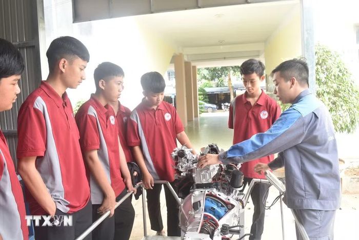 Nhà trường đào tạo những ngành nghề thiết thực để học viên áp dụng vào cuộc sống. (Ảnh minh họa: Nguyên Dung – TTXVN
