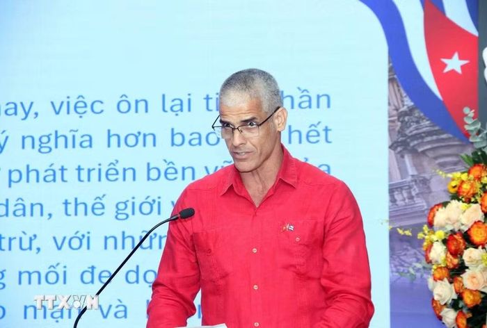 Ông Mauricio Alejandro Martínez Duque, Tổng Lãnh sự Cộng hòa Cuba tại Thành phố Hồ Chí Minh, phát biểu tại buổi họp mặt. (Ảnh: Xuân Khu/TTXVN)