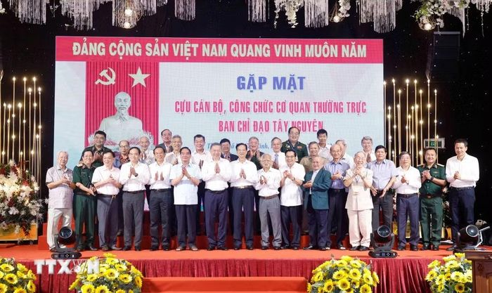 Tổng Bí thư, Chủ tịch nước Tô Lâm và các đại biểu. (Ảnh: Thống Nhất/TTXVN)