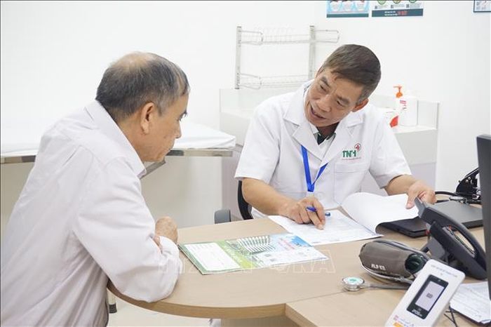 Những bệnh lý đối với người cao tuổi được hướng dẫn cụ thể cho người có công với cách mạng.