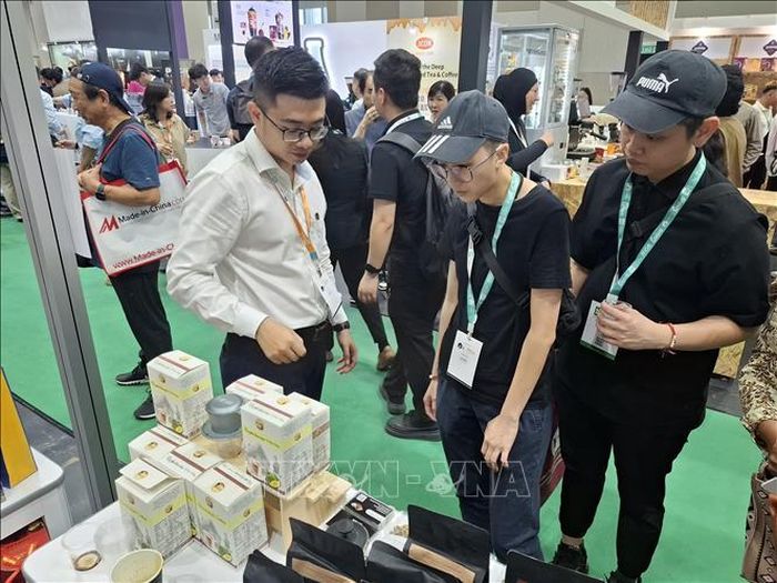 Cà phê chế biến của Đắk Lắk thu hút sự quan tâm của người tiêu dùng Malaysia. Ảnh: Bùi Hoàn/PV TTXVN tại Malaysia