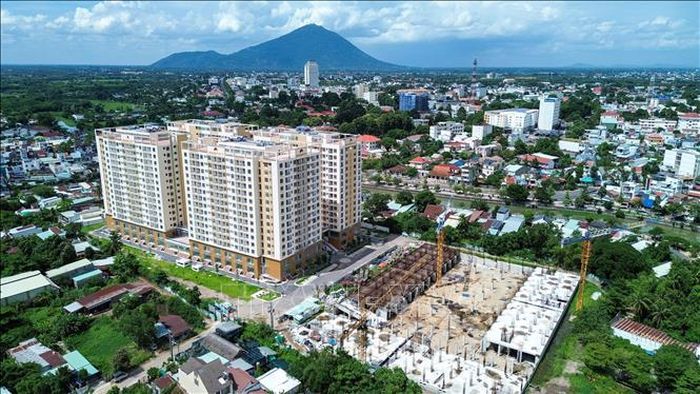 Giai đoạn 2 Dự án Golden City đang được đẩy nhanh tiến độ thi công, hiện đã hoàn thành phần móng và nắp hầm.