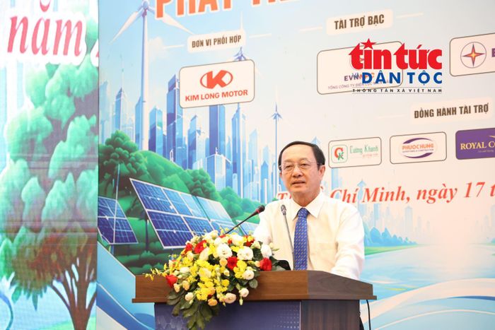 PGS.TS Huỳnh Thành Đạt, Phó Ban Tuyên giáo và Dân vận Trung ương phát biểu.