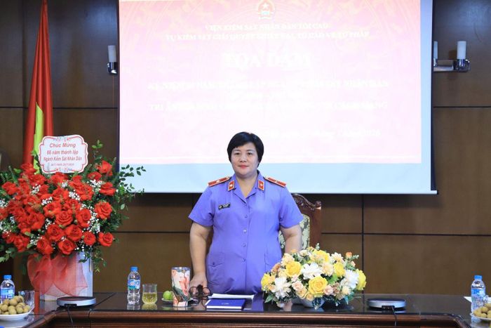 Đồng chí Mai Thị Nam, Vụ trưởng Vụ 12 VKSND tối cao, phát biểu tại buổi Tọa đàm.