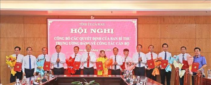 Hội nghị công bố quyết định của Ban Bí thư Trung ương Đảng chỉ định 9 đồng chí tham gia Ban Chấp hành Đảng bộ tỉnh Cà Mau nhiệm kỳ 2025 - 2030.