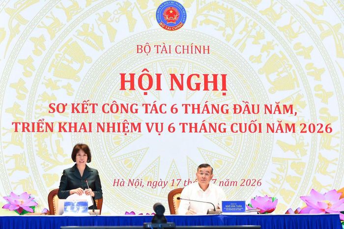 Tại Hội nghị chiều 17/7, đại diện nhiều địa phương đã đề xuất, kiến nghị tới Bộ Tài chính để tiếp tục hoàn thiện cơ chế, tháo gỡ những vướng mắc, từ đó khơi thông nguồn lực.