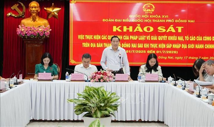 Ông Bùi Xuân Thống, Phó Trưởng Đoàn chuyên trách, Đoàn đại biểu Quốc hội thành phố Đồng Nai phát biểu tại buổi khảo sát.