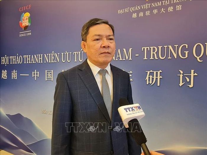 Tham tán Thương mại Đại sứ quán Việt Nam tại Trung Quốc Nông Đức Lai trả lời phỏng vấn phóng viên TTXVN. Ảnh: Hải Yến/TTXVN