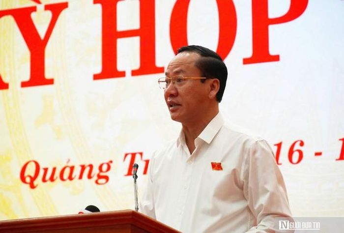 Ông Nguyễn Xuân Đạt, Giám đốc Sở Tài chính tỉnh Quảng Trị trả lời các nội dung được đại biểu, cử tri quan tâm.
