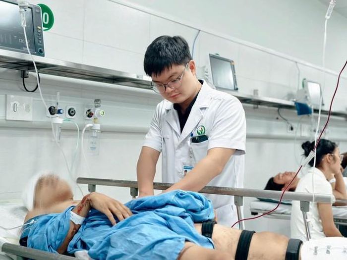 Bộ Y tế chỉ đạo khẩn vụ xe khách lao khỏi cao tốc ở Hà Nội (Ảnh: BVCC).