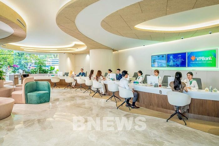VPBank ghi nhận quy mô tiền gửi khách hàng và giấy tờ có giá hợp nhất gần 902.000 tỷ đồng, tăng 22,7% so với cuối năm 2025. Ảnh: Bnews phát