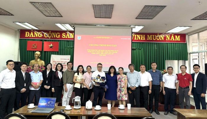 Lớp tập huấn được thiết kế theo hướng thực hành, giúp cán bộ tiếp cận các công cụ AI phục vụ công tác chuyên môn và quản lý nhà nước.