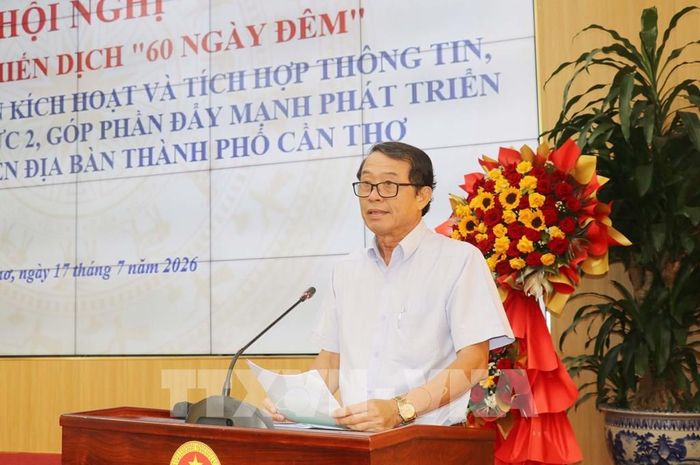 Ông Nguyễn Văn Khởi, Phó Chủ tịch UBND thành phố Cần Thơ phát biểu tại hội nghị. Ảnh: Ngọc Thiện - TTXVN