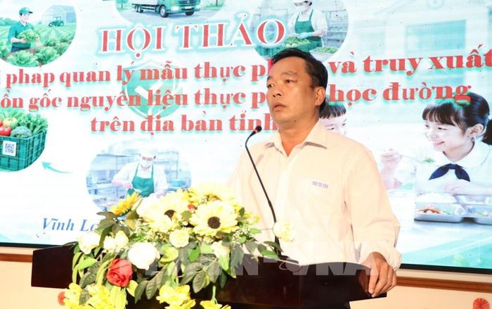 Ông Lê Trí Thiện, Chi cục trưởng Chi cục Tiêu chuẩn đo lường chất lượng (Sở Khoa học và Công nghệ tỉnh Vĩnh Long) phát biểu tại hội thảo. Ảnh: Thanh Hòa - TTXVN