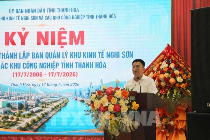 Lãnh đạo Ban quản lý Khu kinh tế Nghi Sơn và Các khu công nghiệp tỉnh Thanh Hóa phát biểu tại chương trình. Ảnh: Nguyễn Nam-TTXVN