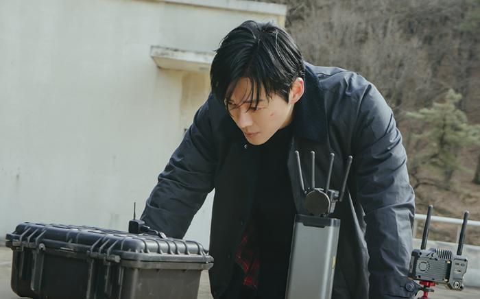 Nam Goong Min tiếp tục ghi điểm với những phân cảnh đấu trí nghẹt thở trong The Husband.