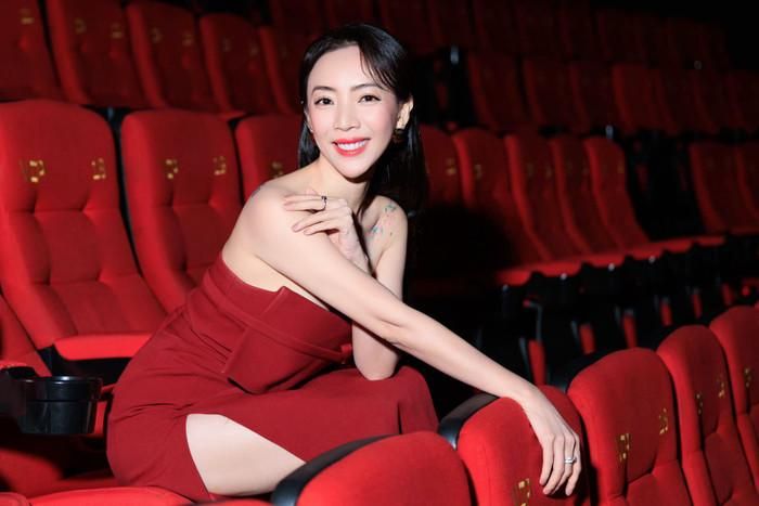 Nhan sắc ngày càng thăng hạng của Thu Trang. (Nguồn: FBNV)