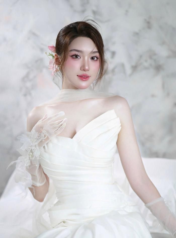 Hoa hậu Phan Phương Oanh.