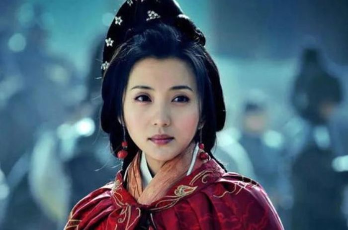 Điêu Thuyền được xem là mỹ nhân đóng vai trò trung tâm trong liên hoàn kế của Vương Doãn, nhưng số phận sau đó vẫn còn nhiều tranh cãi.