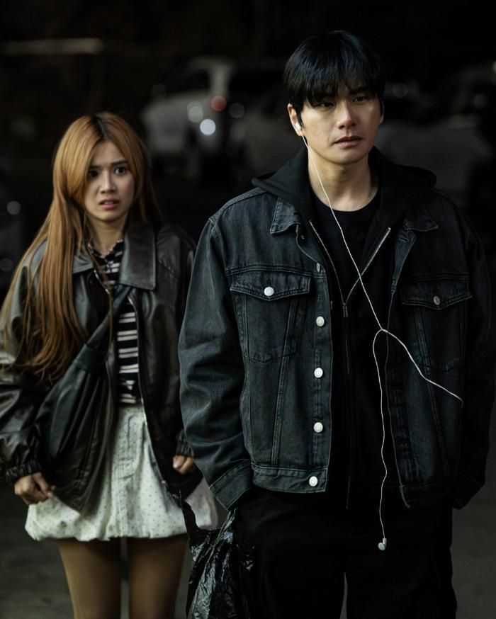 Lee Yi Kyung dành nhiều lời khen cho ê-kíp và các diễn viên Việt Nam sau quá trình ghi hình Mẹ Ơi, Về Nhà. Ảnh: ĐPCC.
