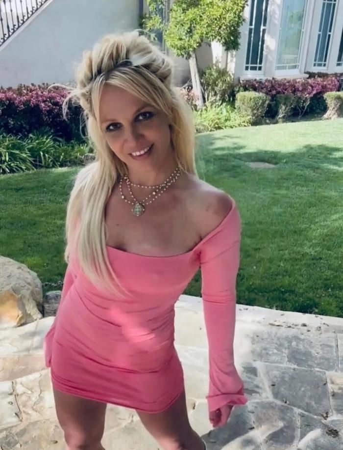 Nhiều người cho rằng Britney Spears đang mong muốn chào đón thêm một thành viên mới trong gia đình.