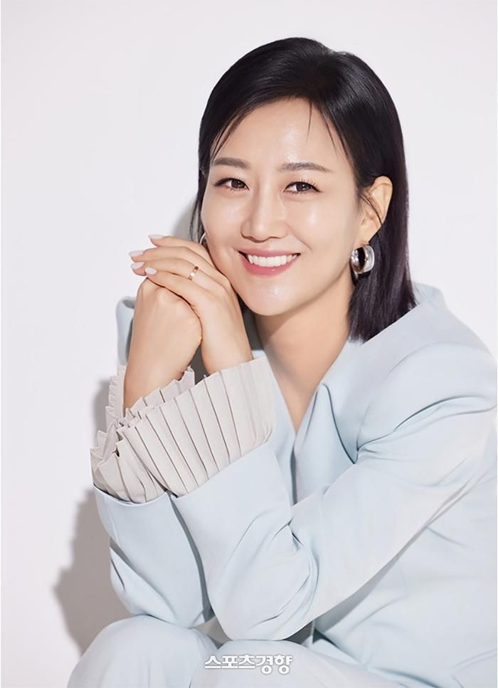 Jang Yoon Jung hứa sẽ sớm trở lại với những nội dung vui vẻ, ấm áp và có thể mang đến sự an ủi cho khán giả.