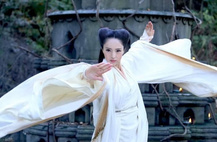 Nữ hiệp Lâm Triều Anh - Người sáng lập ra môn phái Cổ Mộ. 