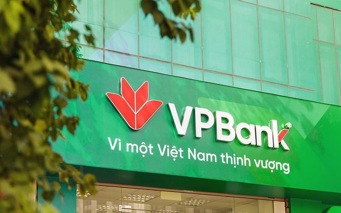 VPBank đằng sau những con số ấn tượng ấy là bức tranh nhiều gam màu.