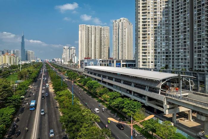 Công trình xanh với các giải pháp tiết kiệm năng lượng, tận dụng ánh sáng tự nhiên và năng lượng tái tạo đang trở thành xu hướng trong phát triển đô thị bền vững. Ảnh: Minh Hòa