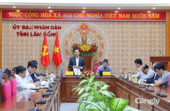 Quang cảnh buổi làm việc của lãnh đạo tỉnh Lâm Đồng về thực hiện Dự án Khu công nghiệp Sơn Mỹ I.