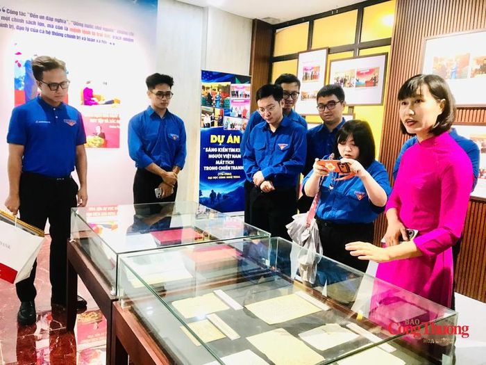 Trưng bày góp phần giáo dục truyền thống yêu nước, bồi đắp đạo lý "Uống nước nhớ nguồn", "Đền ơn đáp nghĩa".
