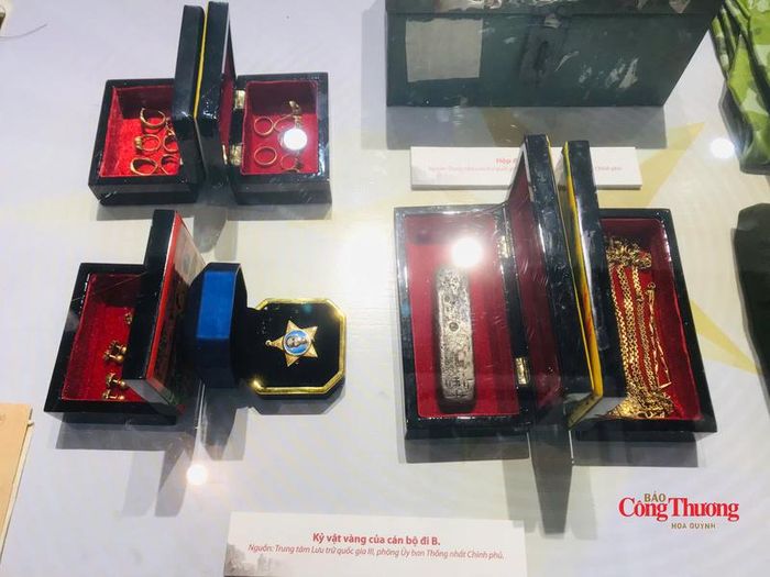 Kỷ vật vàng của cán bộ đi B.