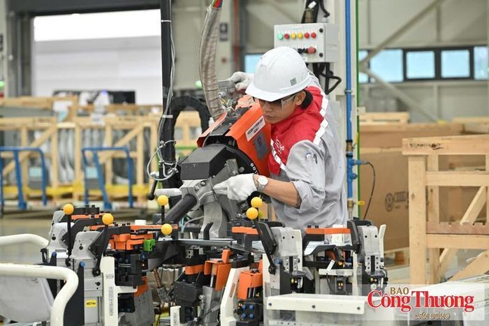 Tập trung hình thành các cụm liên kết ngành và hệ sinh thái công nghiệp quy mô vùng có khả năng tạo hiệu ứng lan tỏa