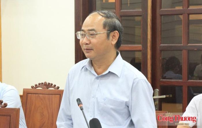 Ông Trần Thúc Kham, Phó Giám đốc Sở Công Thương Gia Lai báo cáo tại buổi làm việc.