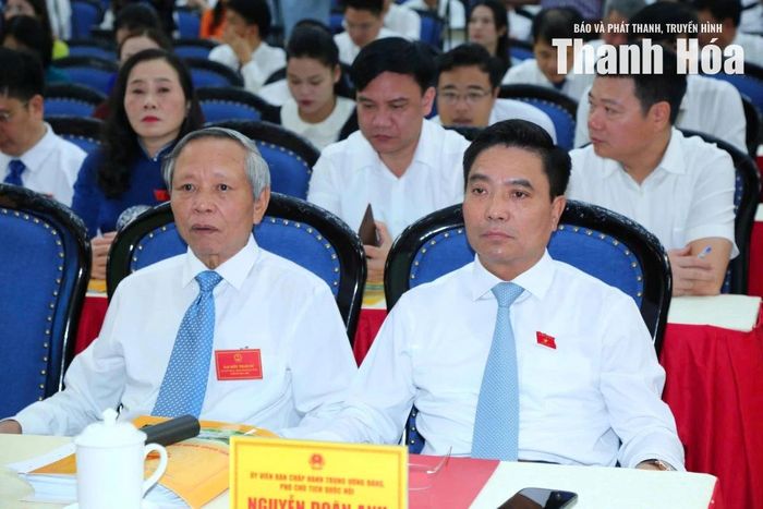 Thượng tướng Nguyễn Doãn Anh, Phó Chủ tịch Quốc hội cùng các đại biểu dự kỳ họp.