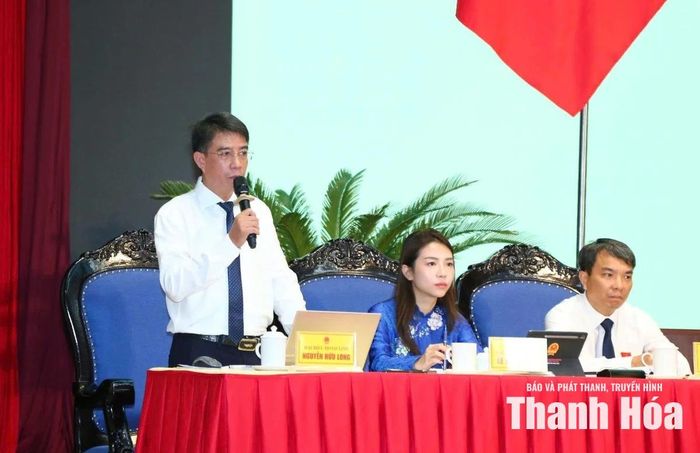 Đại biểu HĐND tỉnh đặt câu hỏi chất vấn.