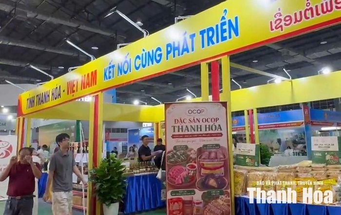 Không gian trưng bày hàng hóa có chủ đề “Tỉnh Thanh Hóa - Việt Nam kết nối cùng phát triển".