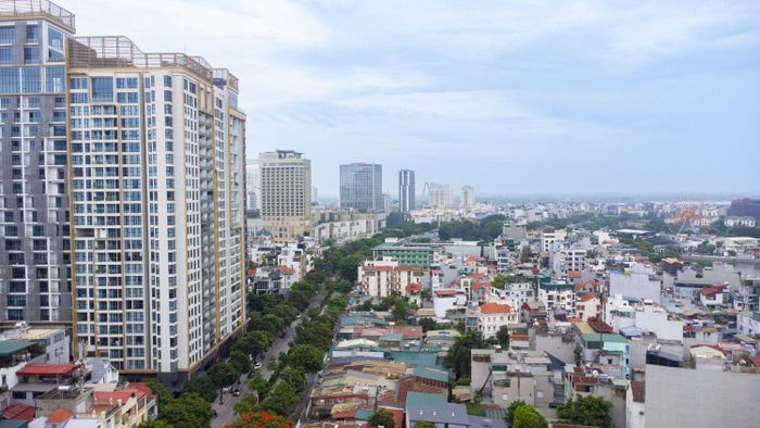Theo bảng giá đất khu vực 1 TP Hà Nội được áp dụng từ ngày 1/1/2026, đối với tuyến đường Lạc Long Quân, giá đất ở VT1 khoảng 140 triệu/m2, đất ở VT2 - VT4 dao động từ 75,9 - 52,3 triệu/m2. Bên cạnh đó, giá đất thương mại dịch vụ khoảng từ 50 - 18,4 triệu/m2; đất sản xuất kinh doanh phi nông nghiệp từ 32,4 - 12,8 triệu/m2.