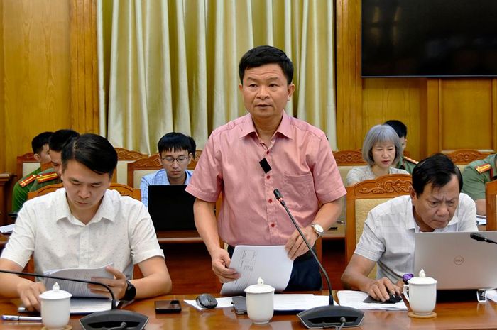  Lãnh đạo Sở Khoa học và Công nghệ báo cáo về kết quả rà soát nền tảng số dùng chung và công tác phát triển dữ liệu của Bắc Ninh. 