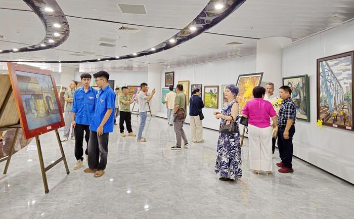  Không gian trưng bày Triển lãm Mỹ thuật tỉnh Bắc Ninh. 