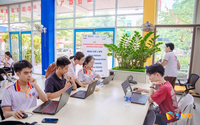 Năm học này, các trường đại học có nhiều học bổng để thu hút thí sinh. TRONG ẢNH: Sinh viên Trường Đại học Công nghệ thông tin và Truyền thông Việt- Hàn tại cuộc thi ICT Community Innovation Hackathon 2026. Ảnh: THU HÀ