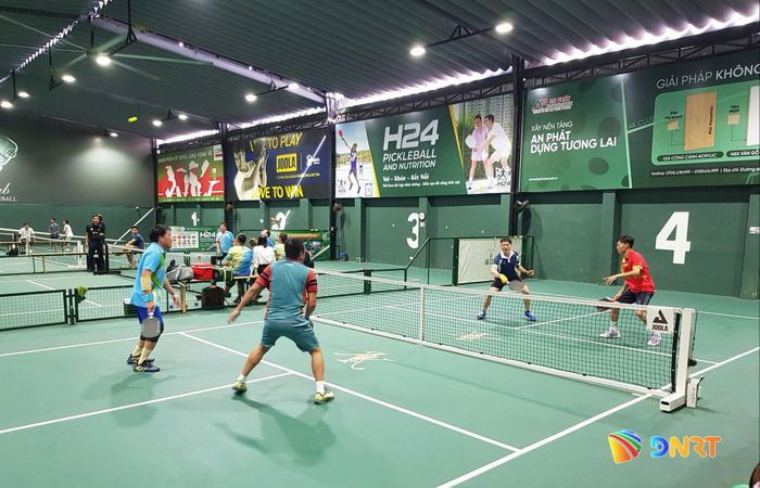 Các vận động viên thi đấu tại giải. Ảnh: DIỄM HƯƠNG