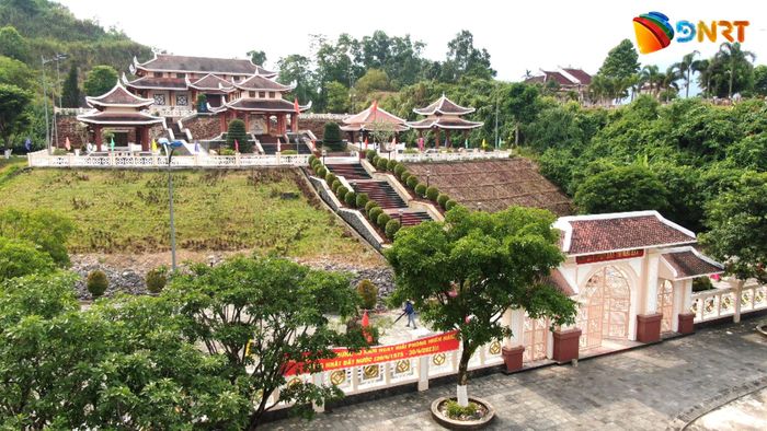 Khu di tích lịch sử Nước Oa là địa chỉ quen thuộc để các cơ quan, đơn vị chọn làm nơi về nguồn, tìm hiểu lịch sử. Ảnh: DIỄM LỆ