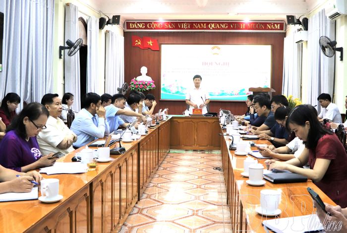Đồng chí Mùa A Vảng, Ủy viên dự khuyết Ban Chấp hành Trung ương Đảng, Phó Bí thư Tỉnh ủy, Chủ tịch Ủy ban MTTQ Việt Nam tỉnh chủ trì hội nghị.