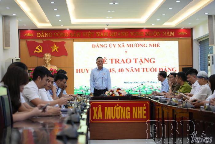 Đồng chí Pờ Diệp Sàng phát biểu tại buổi lễ.