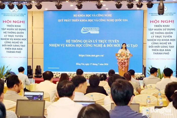 Quỹ Phát triển khoa học và công nghệ quốc gia (Bộ Khoa học và Công nghệ) chia sẻ các nội dung tại hội nghị. Ảnh: Thanh Cảnh