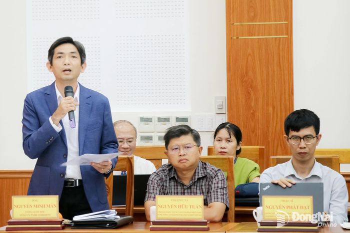 Tổng giám đốc Công ty TNHH Coherent Việt Nam (phường Nhơn Trạch) Nguyễn Minh Mẫn chia sẻ tại hội nghị. Ảnh: Hải Quân